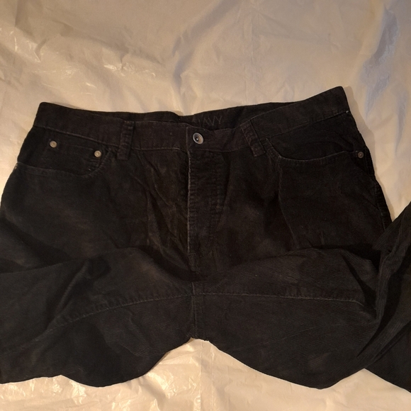 ● Old Navy | Higher High-Waisted Corduroy Flare Pants for Women - Picture 10 of 16
